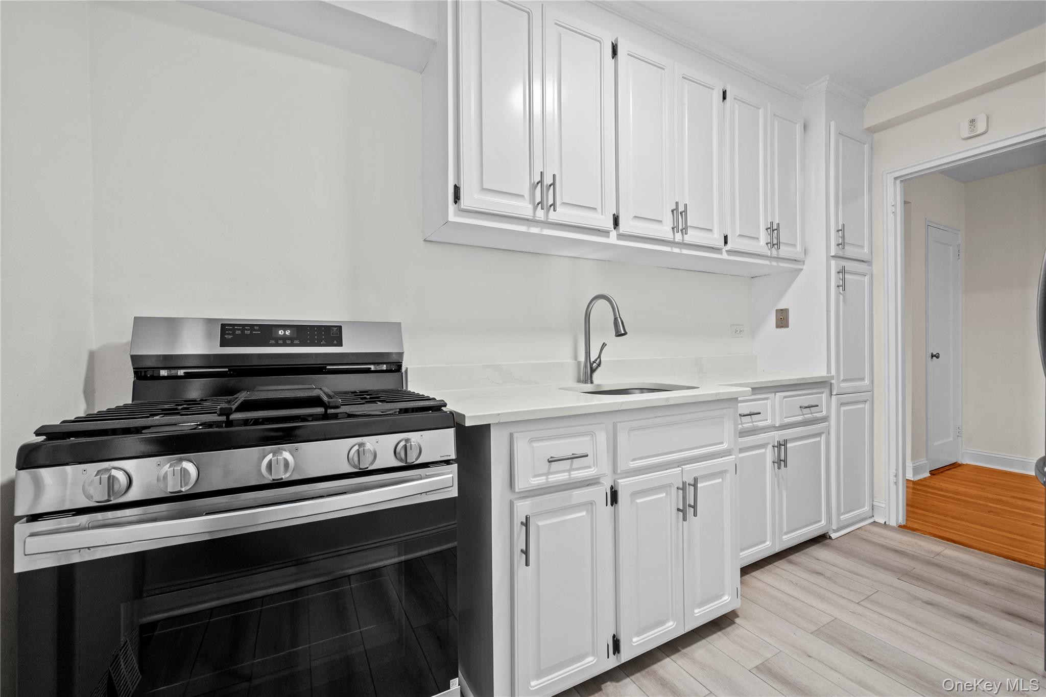 5621 Netherland  avenue 4D