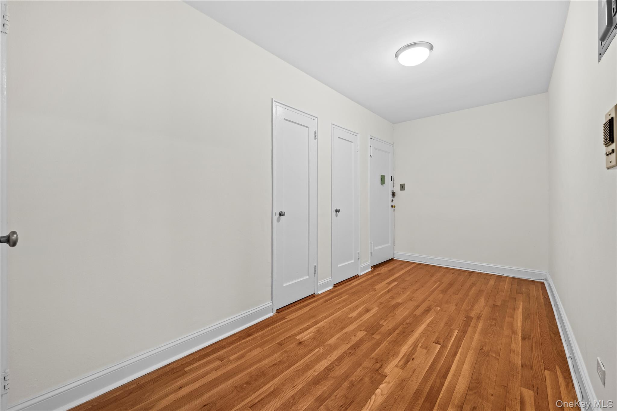 5621 Netherland  avenue 4D