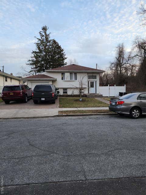 Homes For Sale - 1656 Michalicki Place<br/> Merrick, NY 11566