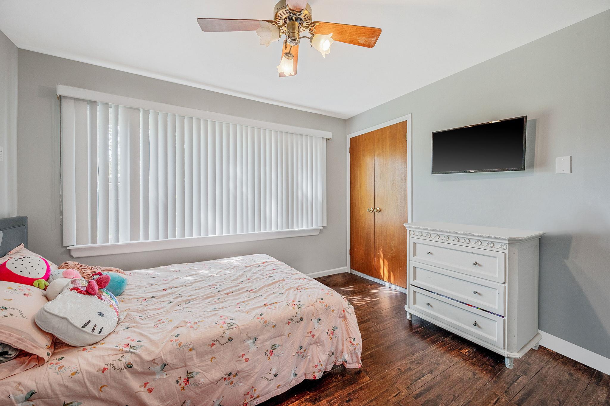 1013 10th Street, West Babylon, New York image 5