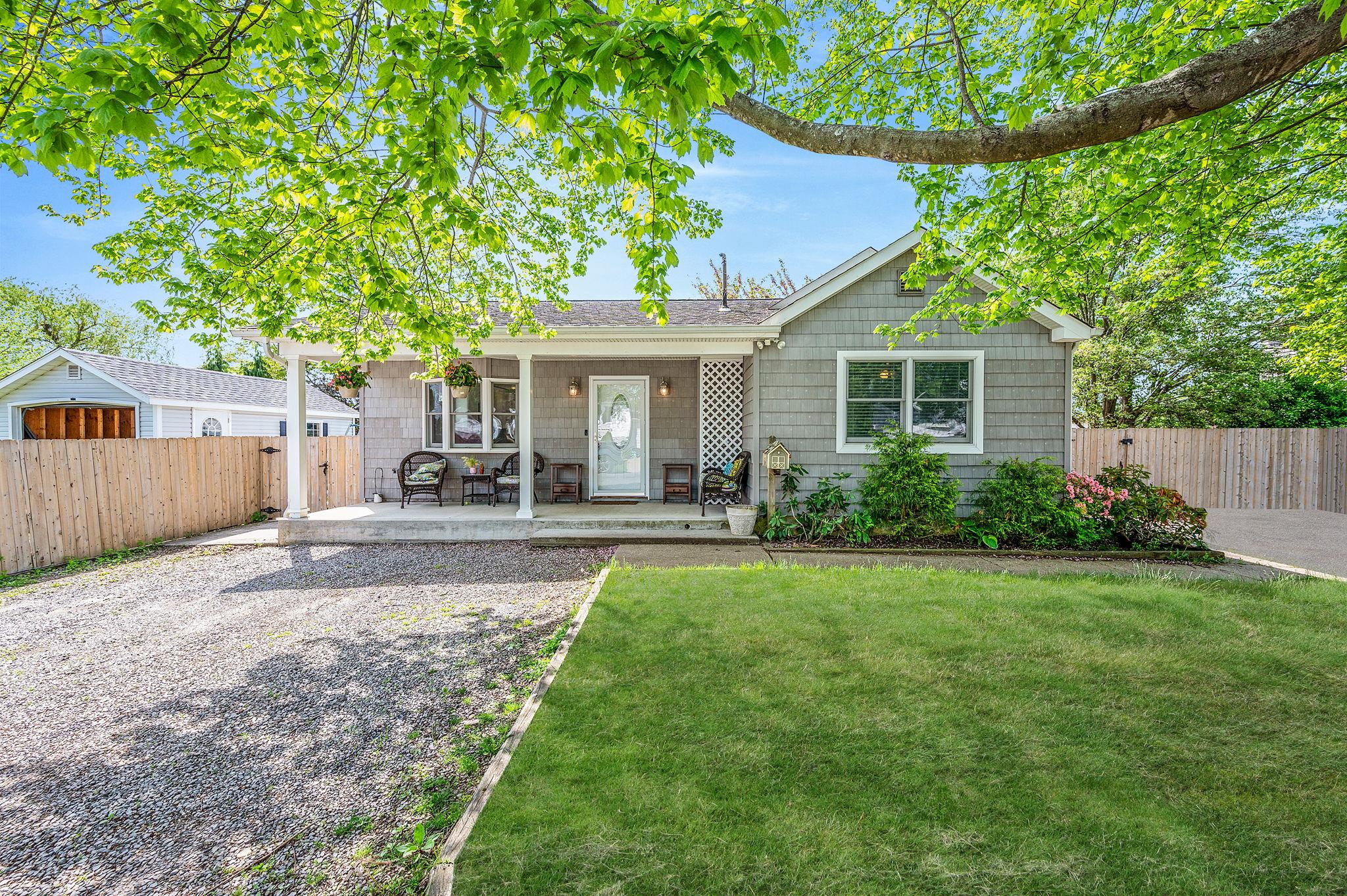 1013 10th Street, West Babylon, New York image 1