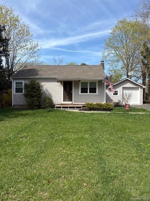 Photo of 152 Old Country Road, Westhampton Beach, NY 11978 (MLS # 989828)