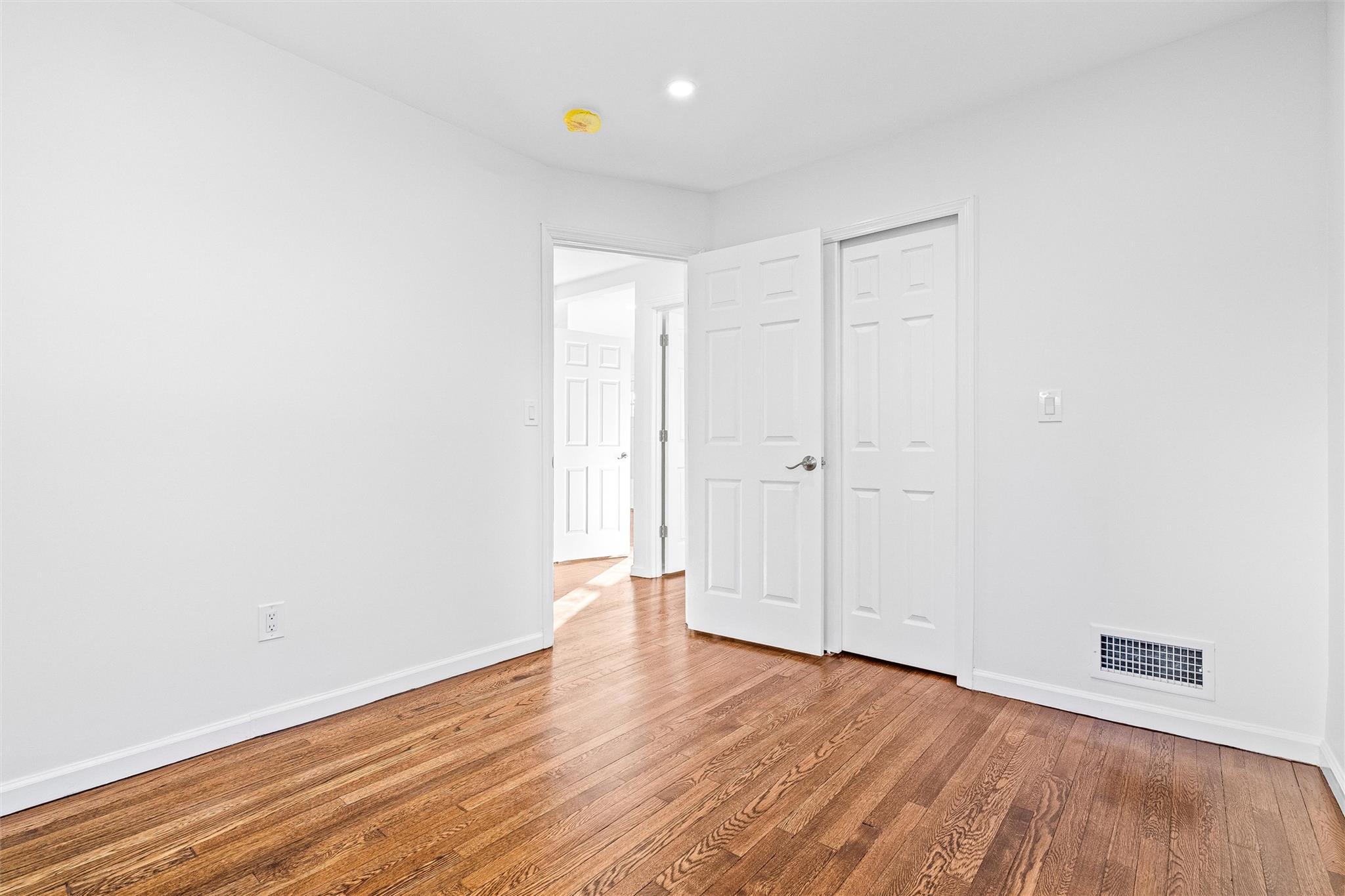 8 S Hillside Avenue, Elmsford, New York image 14