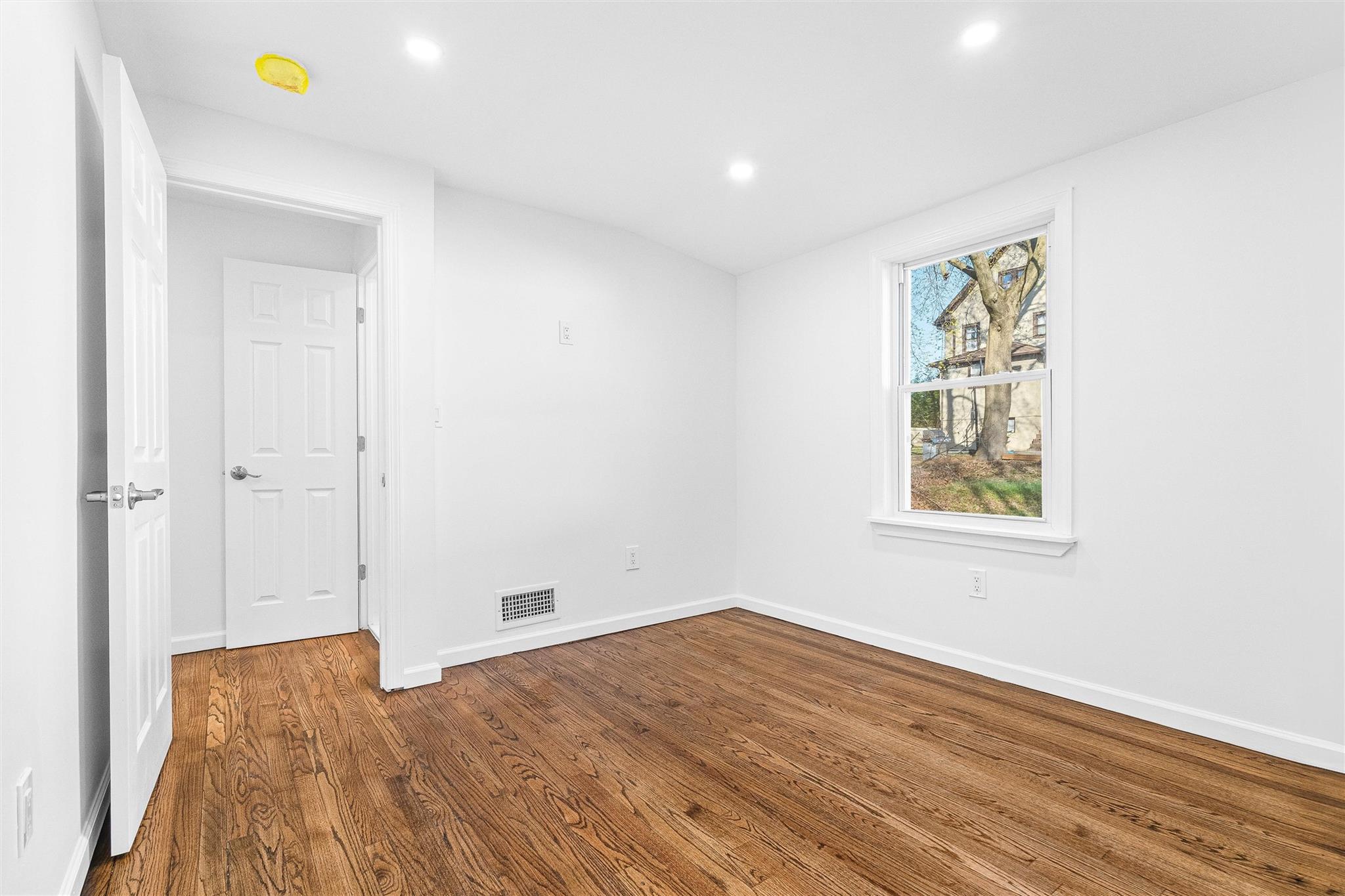 8 S Hillside Avenue, Elmsford, New York image 25