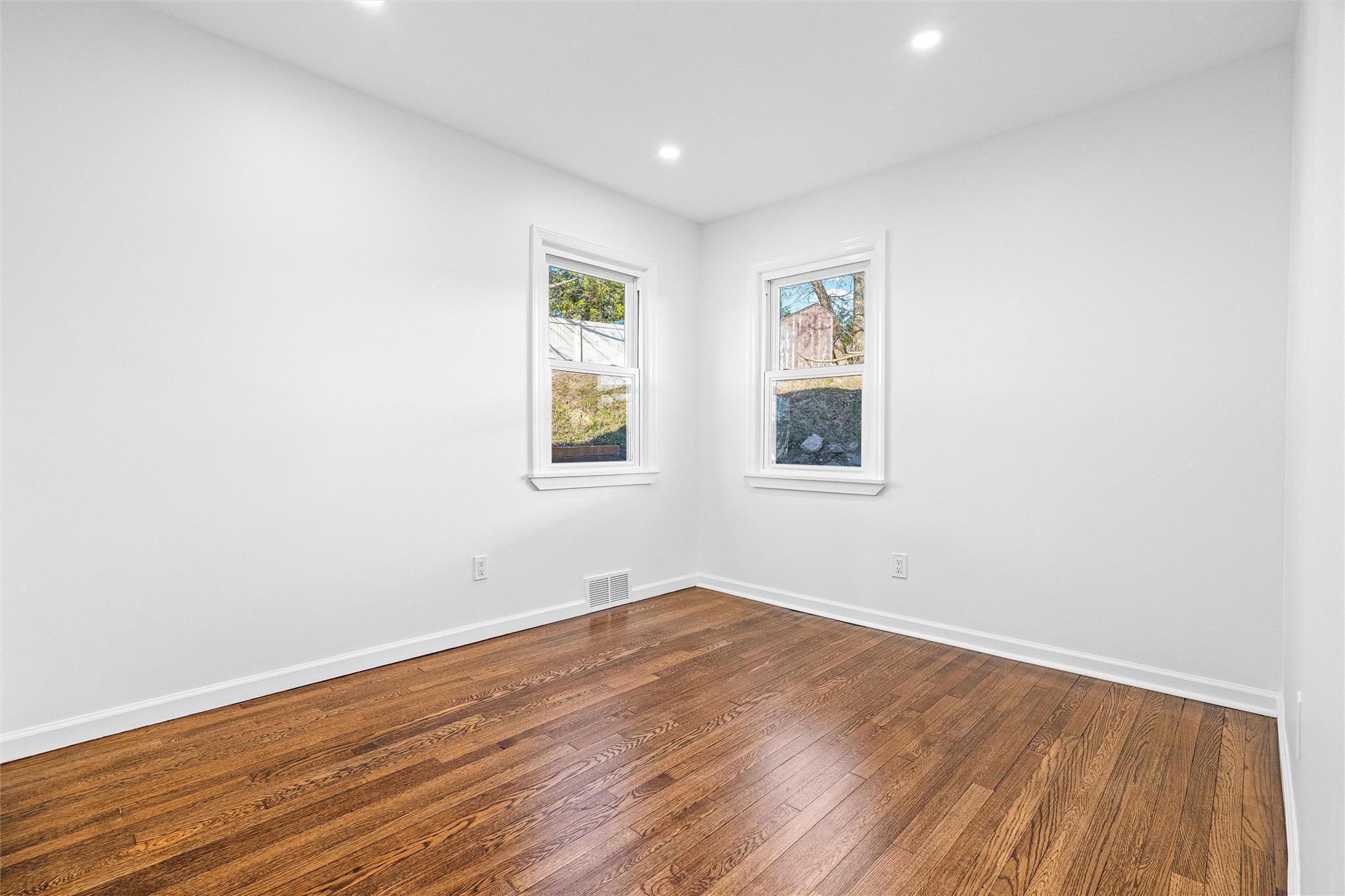 8 S Hillside Avenue, Elmsford, New York image 13