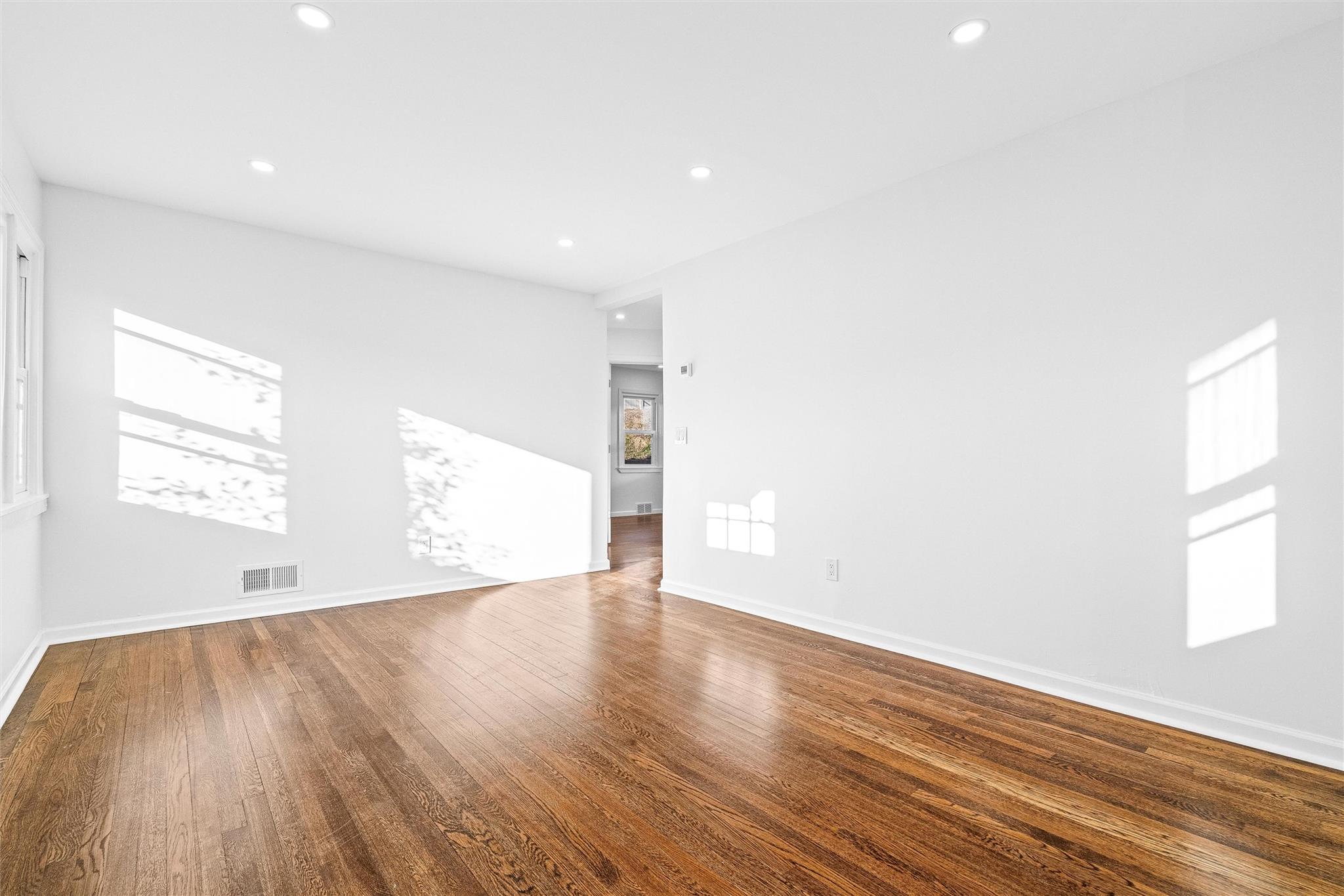 8 S Hillside Avenue, Elmsford, New York image 5
