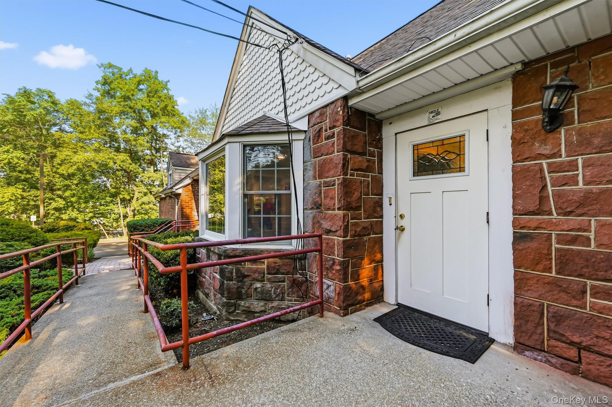 18 Laurel Road