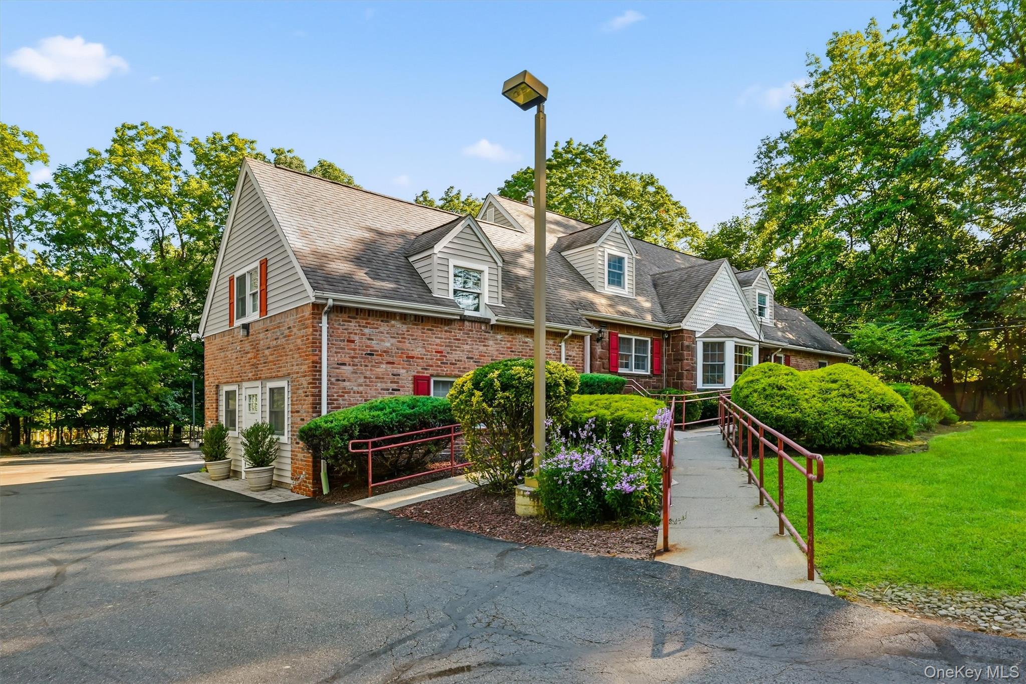 18 Laurel Road