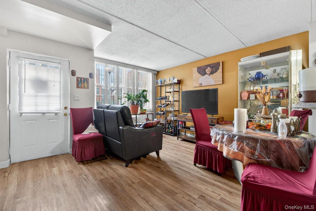 Photo of 204 Sunset Boulevard #12204, Bronx, NY 10473 (MLS # 968053)