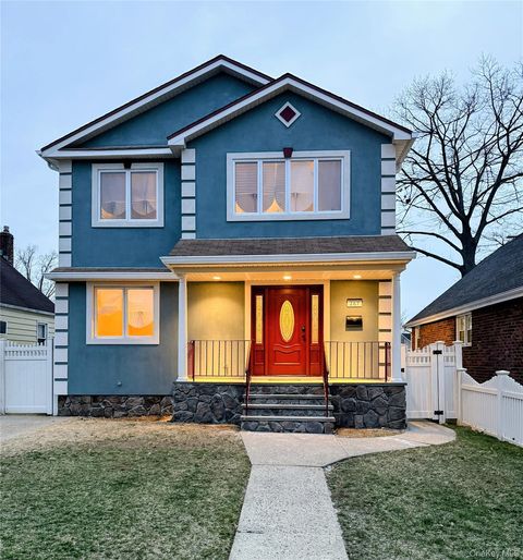 Homes For Sale - 267 Seidman Place<br/> Franklin Square, NY 11010