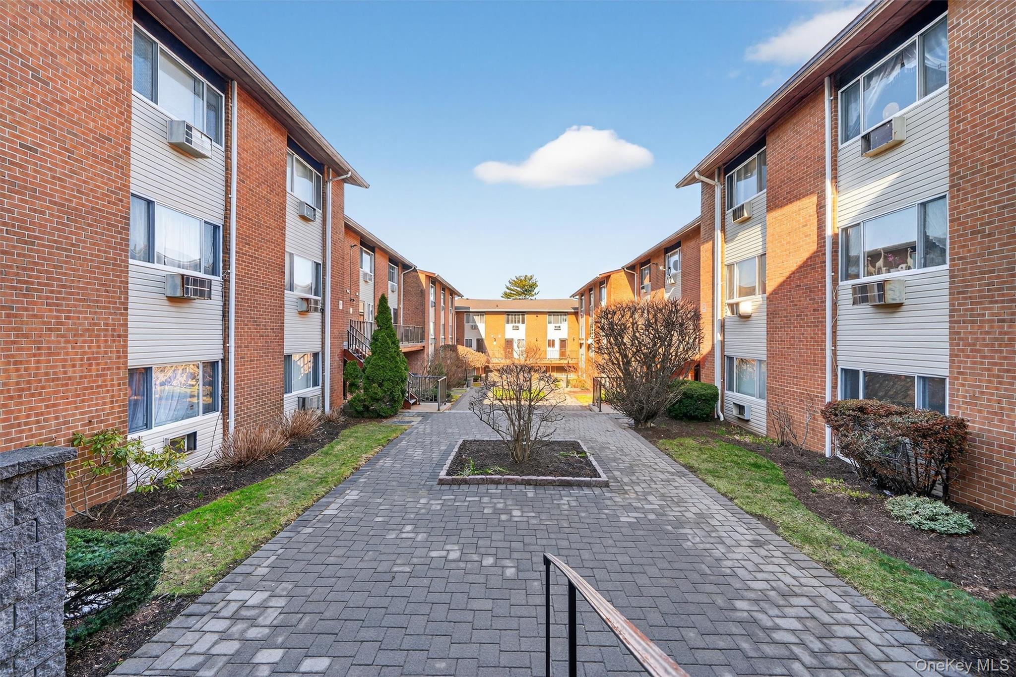 150 Glenwood Avenue F5