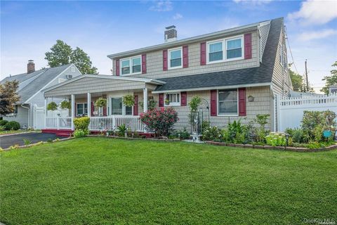 36 Robin Lane Levittown NY 11756