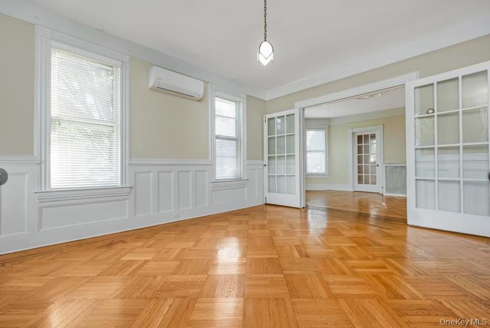 215 Conklin Street Lower