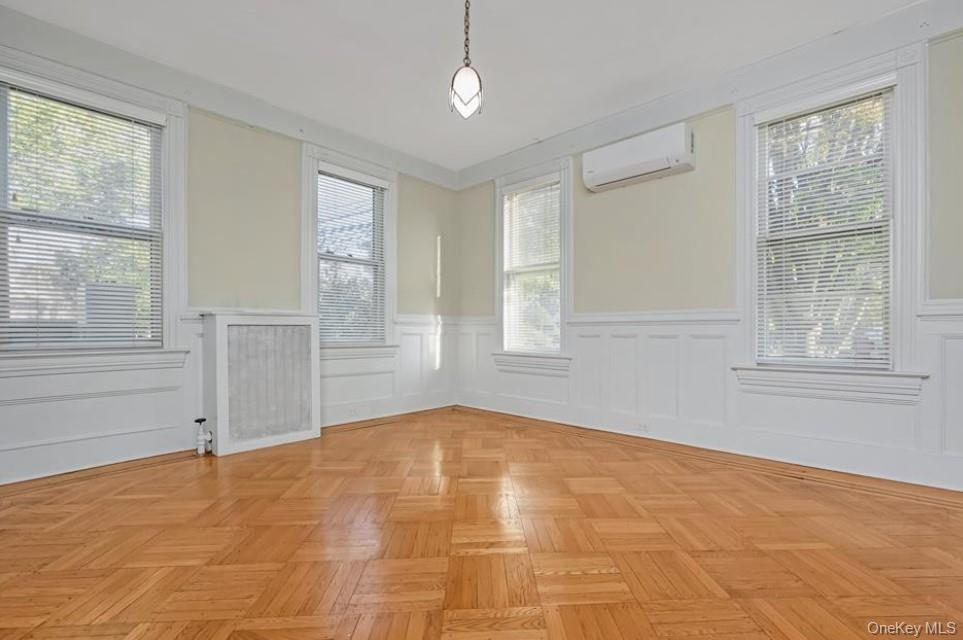 215 Conklin Street Lower