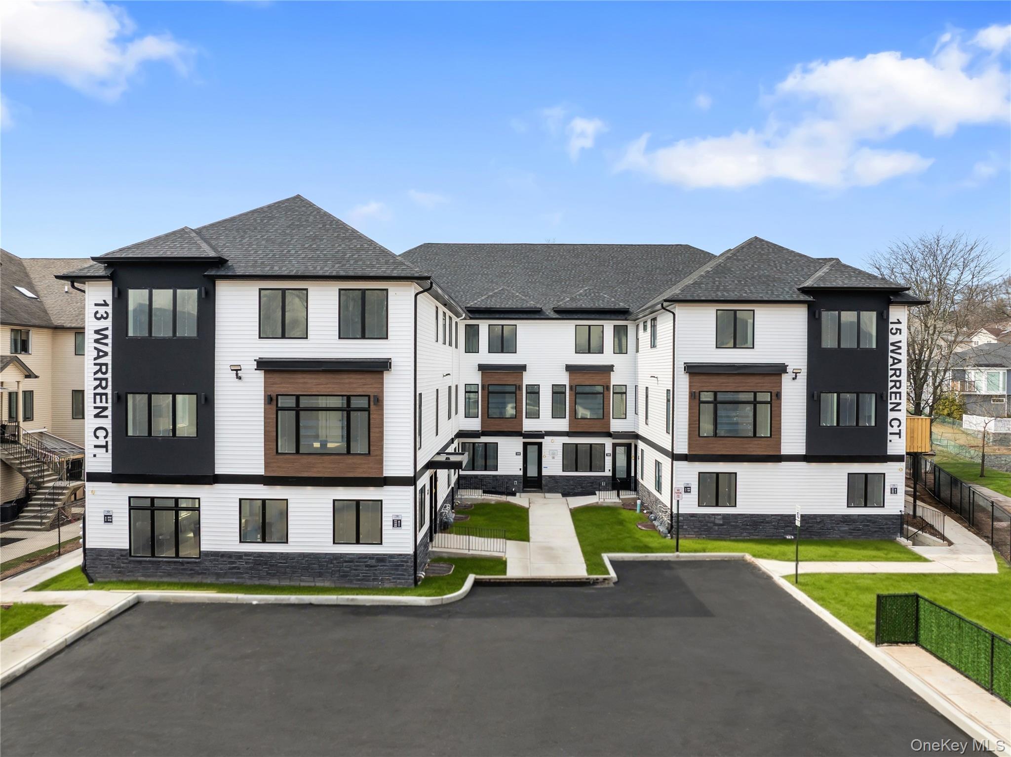 15 Warren Court 214