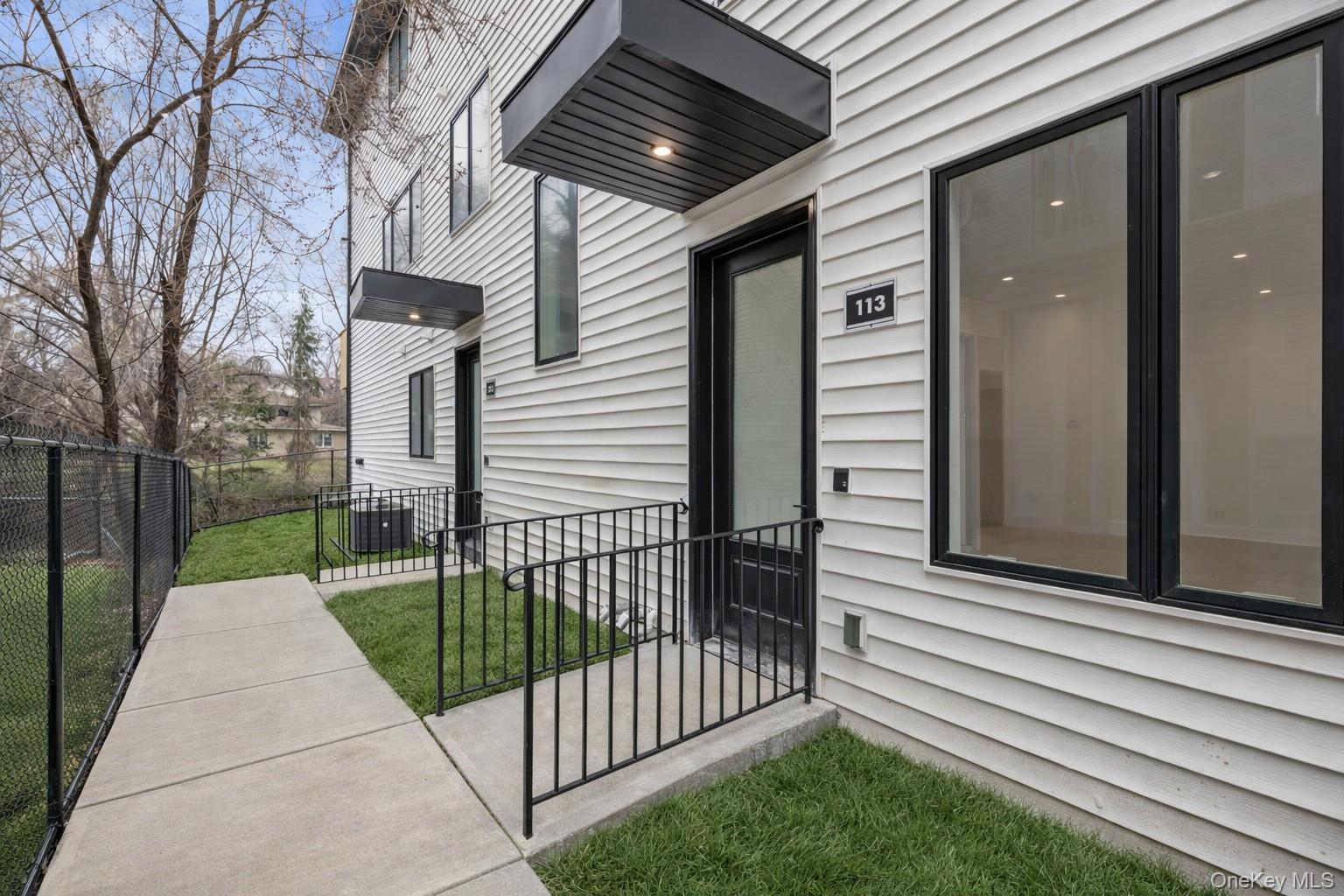 15 Warren Court 214