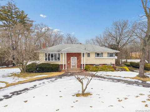 14 Jeffrey Lane Great Neck NY 11020