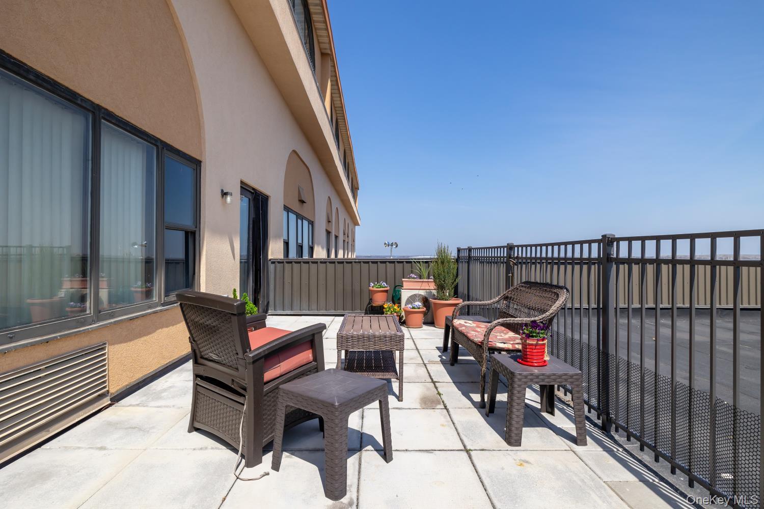 185 W Park Avenue 406