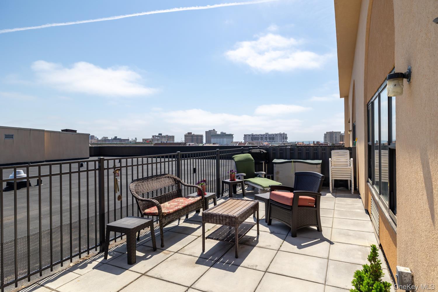 185 W Park Avenue 406