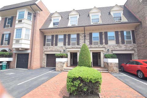 Condo For Rent - 12-29 Diane Place #195 U<br/> Bayside, NY 11360