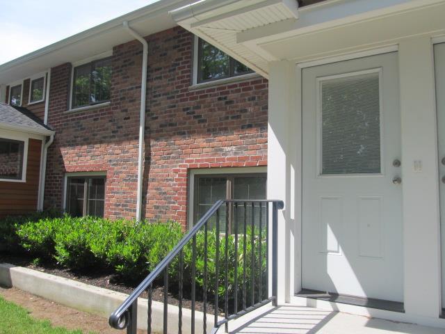 62 Oak Street