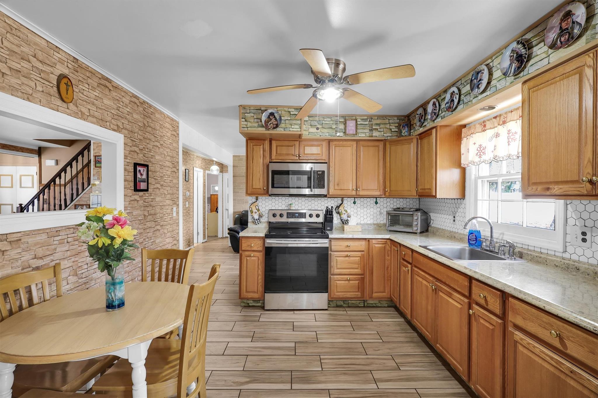 336 Auborn Avenue, Shirley, New York image 4