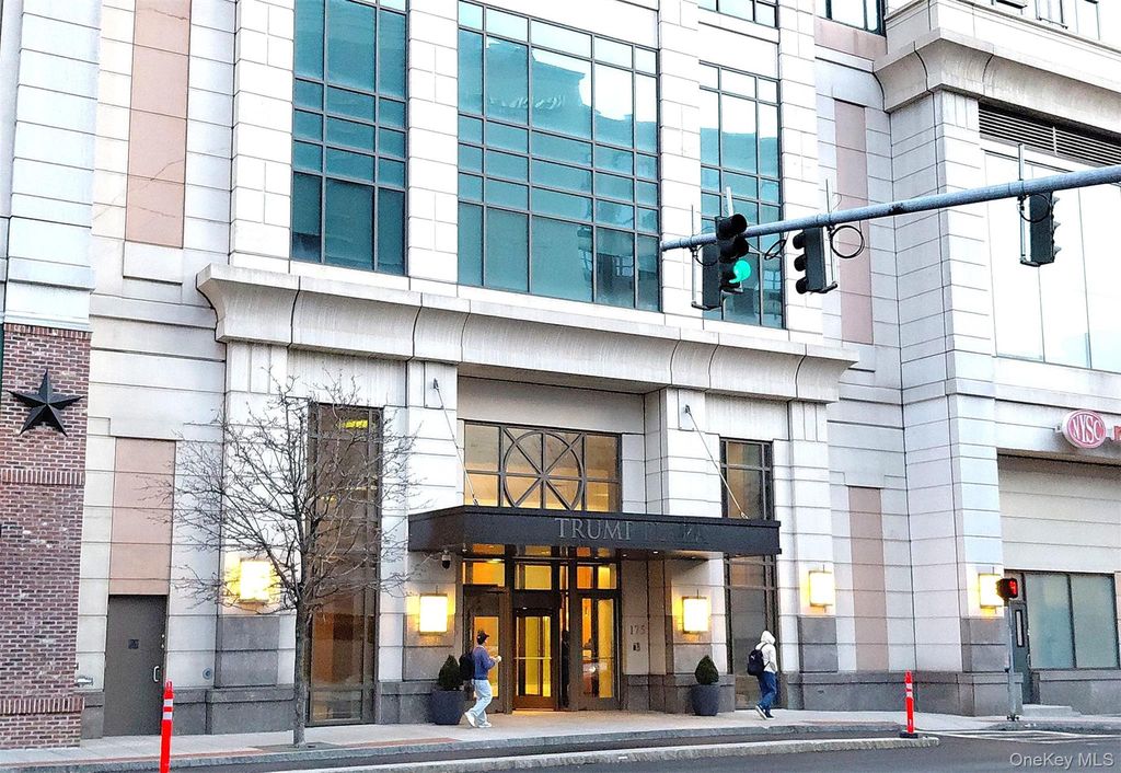 Photo of 175 Huguenot Street #1005, New Rochelle, NY 10801 (MLS # 978289)