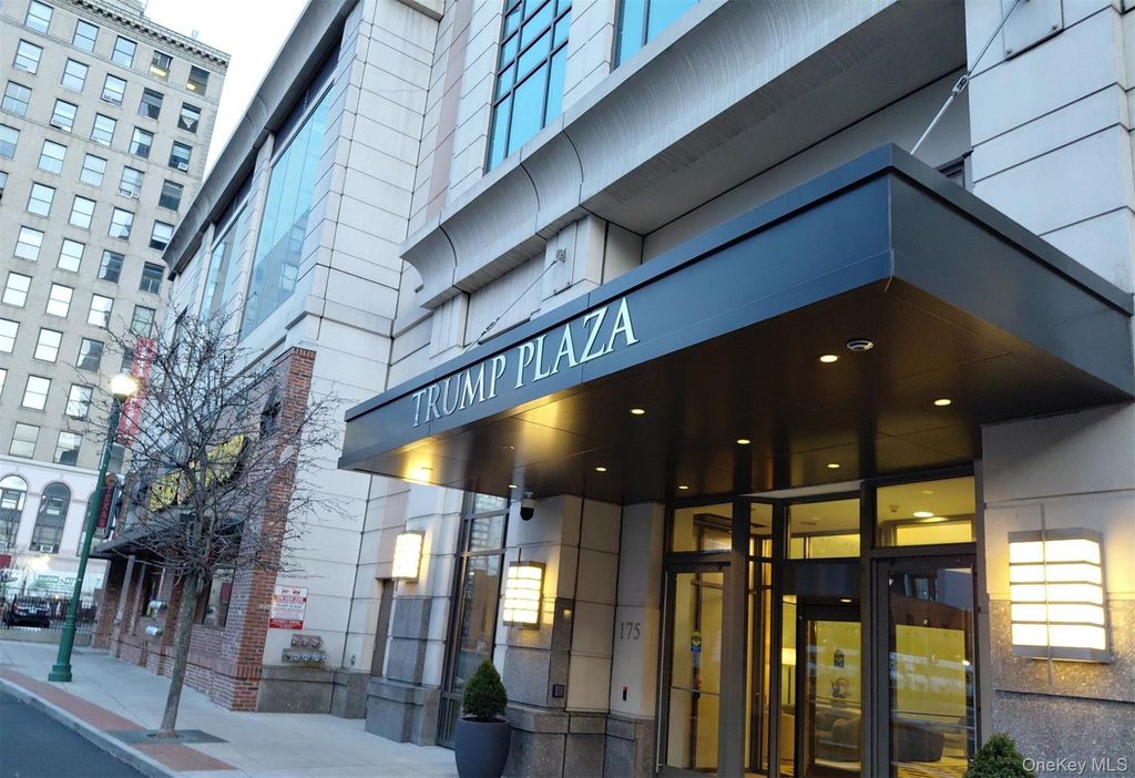 Photo of 175 Huguenot Street #1005, New Rochelle, NY 10801 (MLS # 978289)