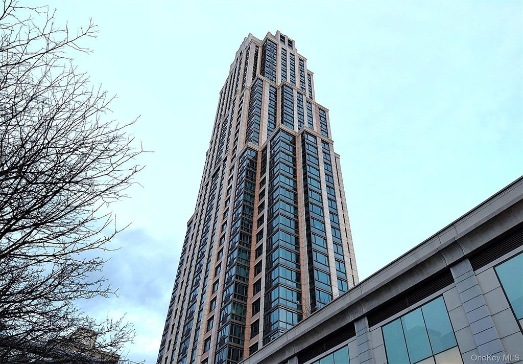 Photo of 175 Huguenot Street #1005, New Rochelle, NY 10801 (MLS # 978289)