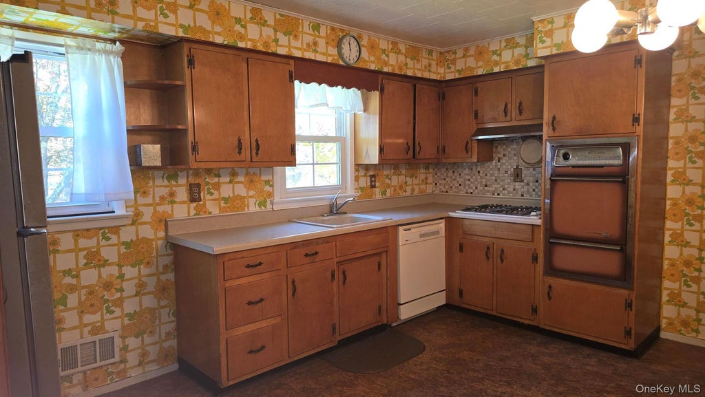 Photo of 115 Park Avenue, Monticello, NY 12701 (MLS # 1064112)