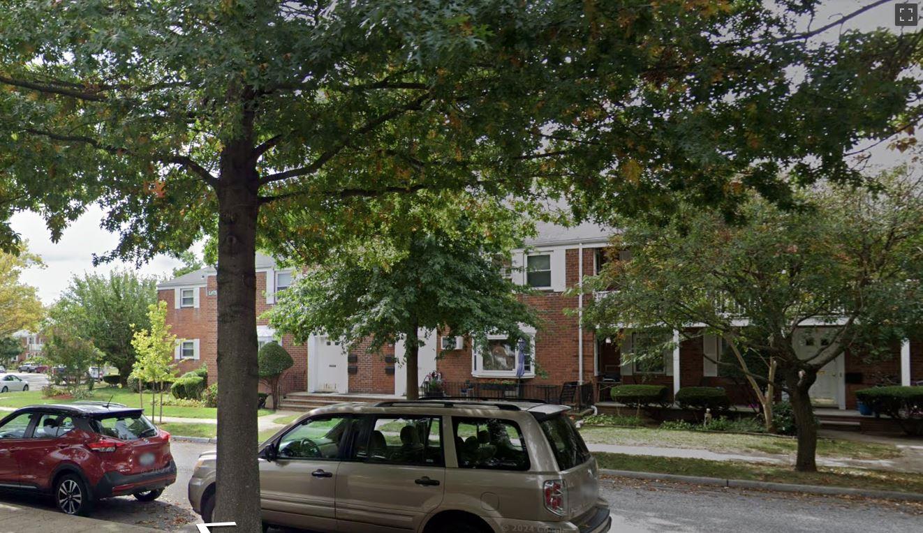 260th Street 27B, Glen Oaks, Queens, NY - 2 Bedrooms  
1 Bathrooms  
4 Rooms - 