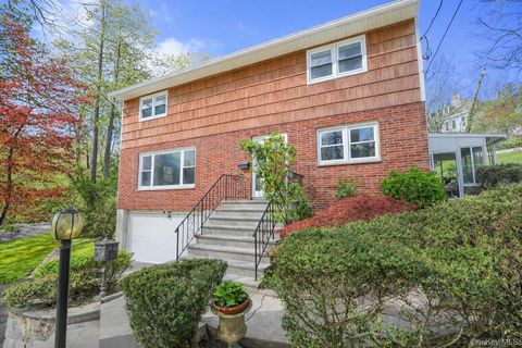 Photo of 2 Rockledge Road, Bronxville, NY 10708 (MLS # 987796)