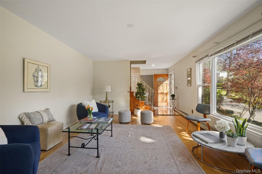 Photo of 2 Rockledge Road, Bronxville, NY 10708 (MLS # 987796)