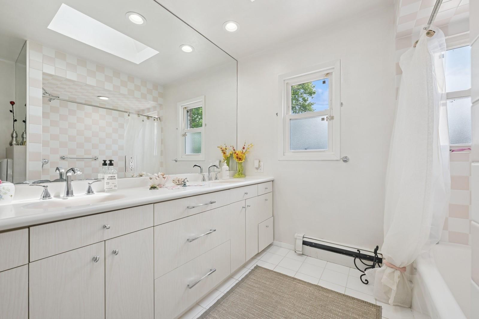 2525 Beverly Road, Merrick, New York image 21