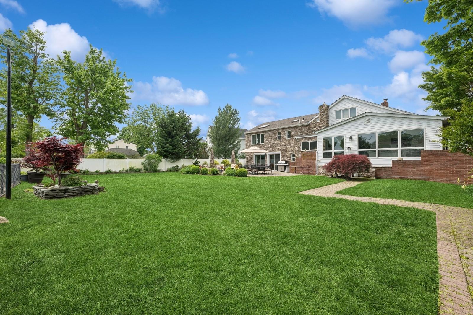 2525 Beverly Road, Merrick, New York image 35