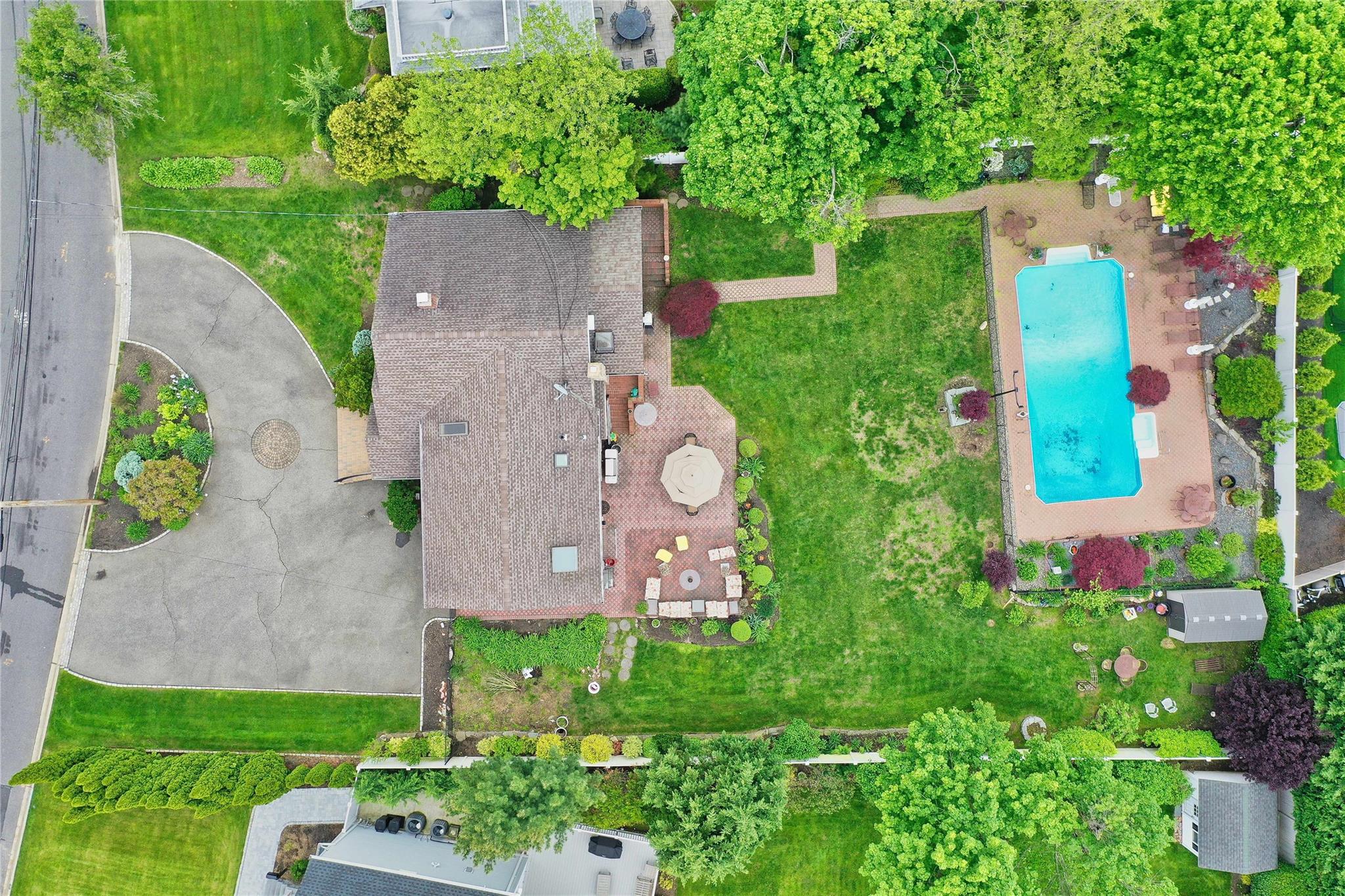 2525 Beverly Road, Merrick, New York image 36