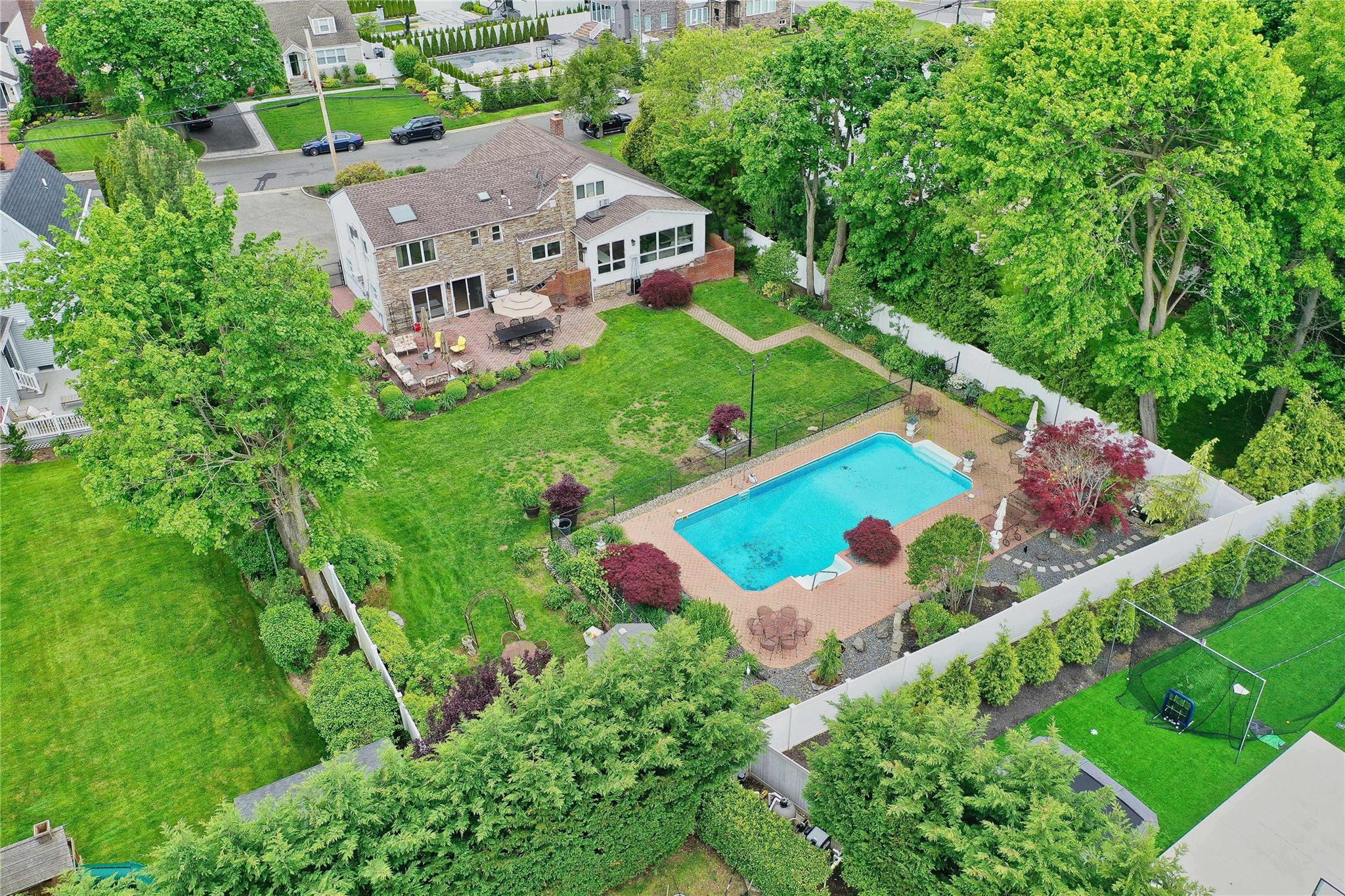 2525 Beverly Road