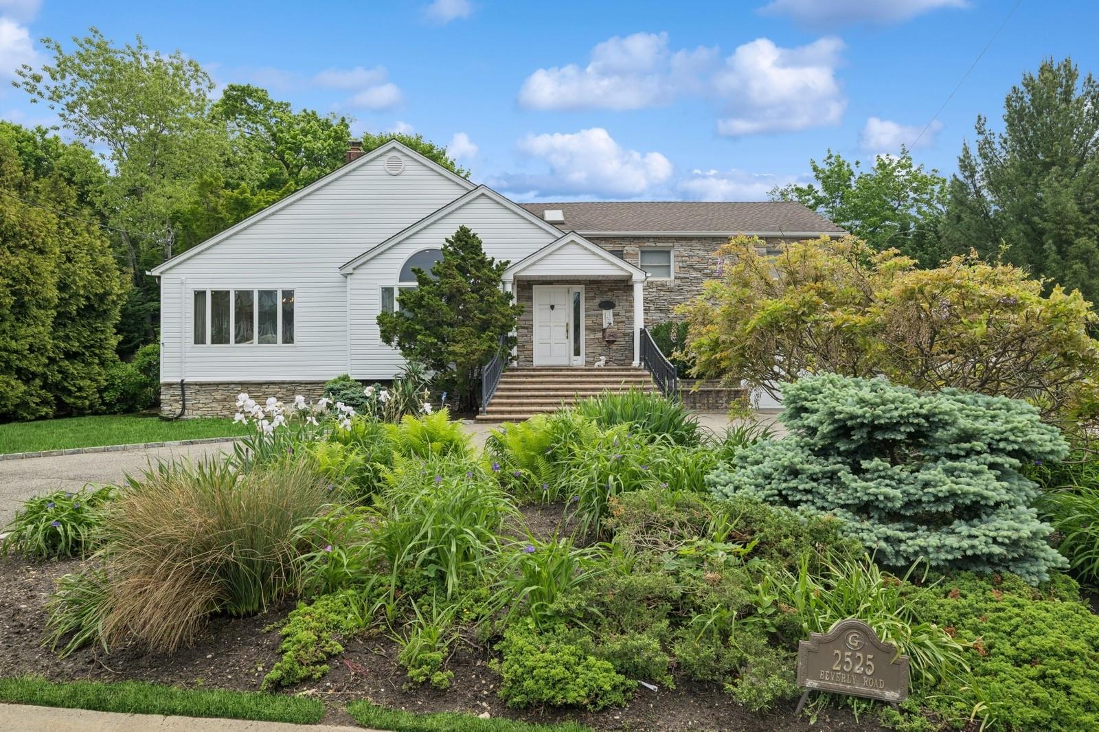 2525 Beverly Road