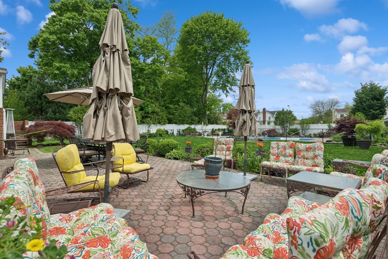 2525 Beverly Road, Merrick, New York image 23