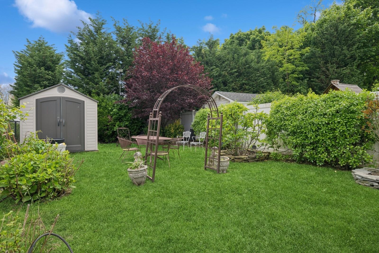 2525 Beverly Road, Merrick, New York image 30