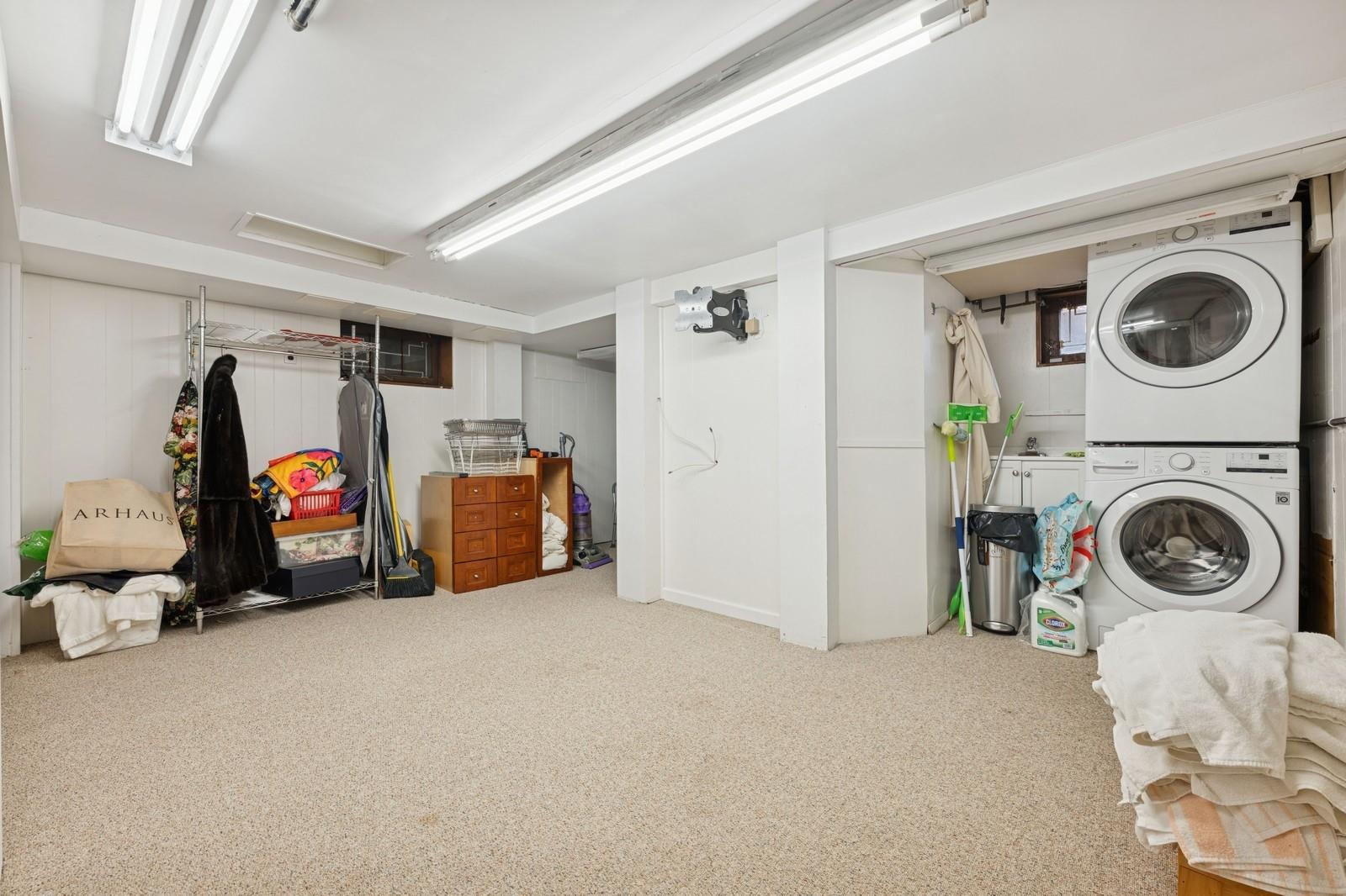 2525 Beverly Road, Merrick, New York image 22