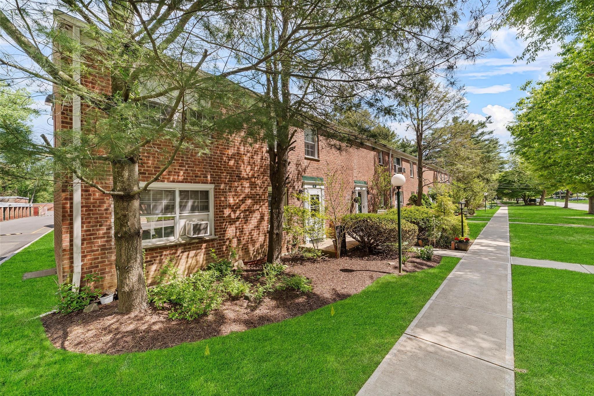 192 Pinewood Road #87, Hartsdale, New York image 3