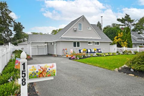 158 Tardy Lane S Wantagh NY 11793
