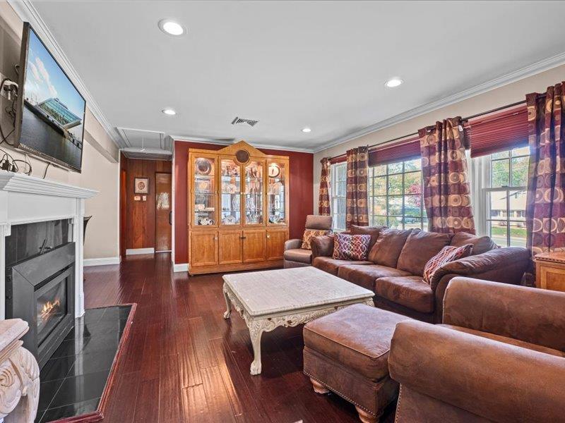 76 S Airmont Road, Suffern, New York image 17