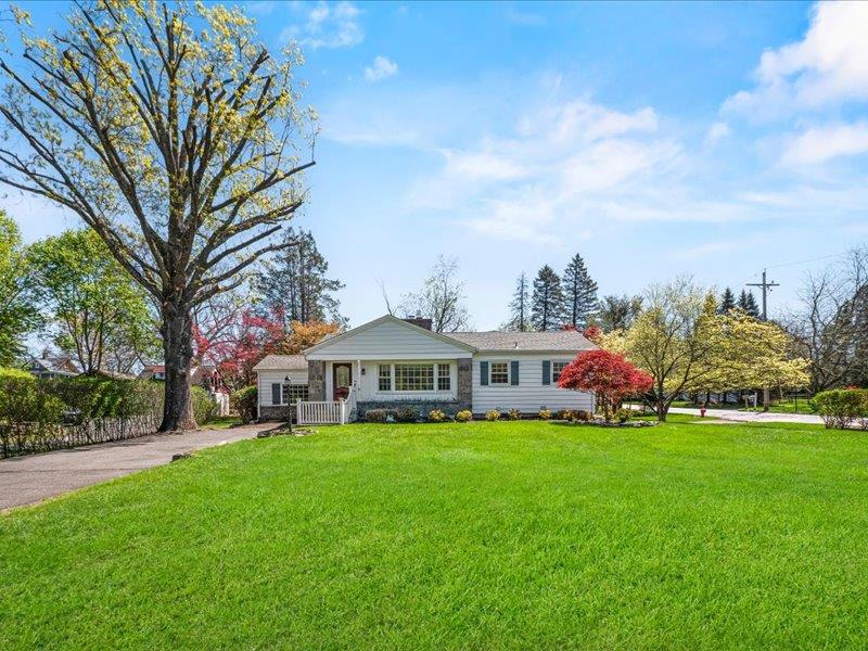 76 S Airmont Road, Suffern, New York image 1