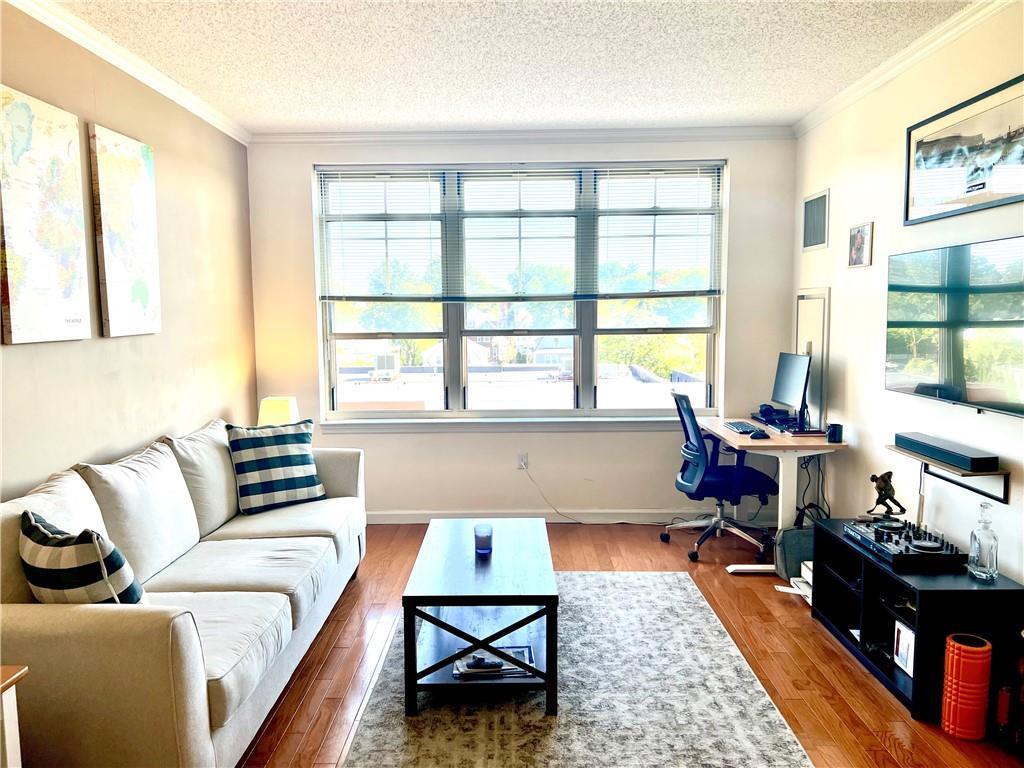300 Mamaroneck 416