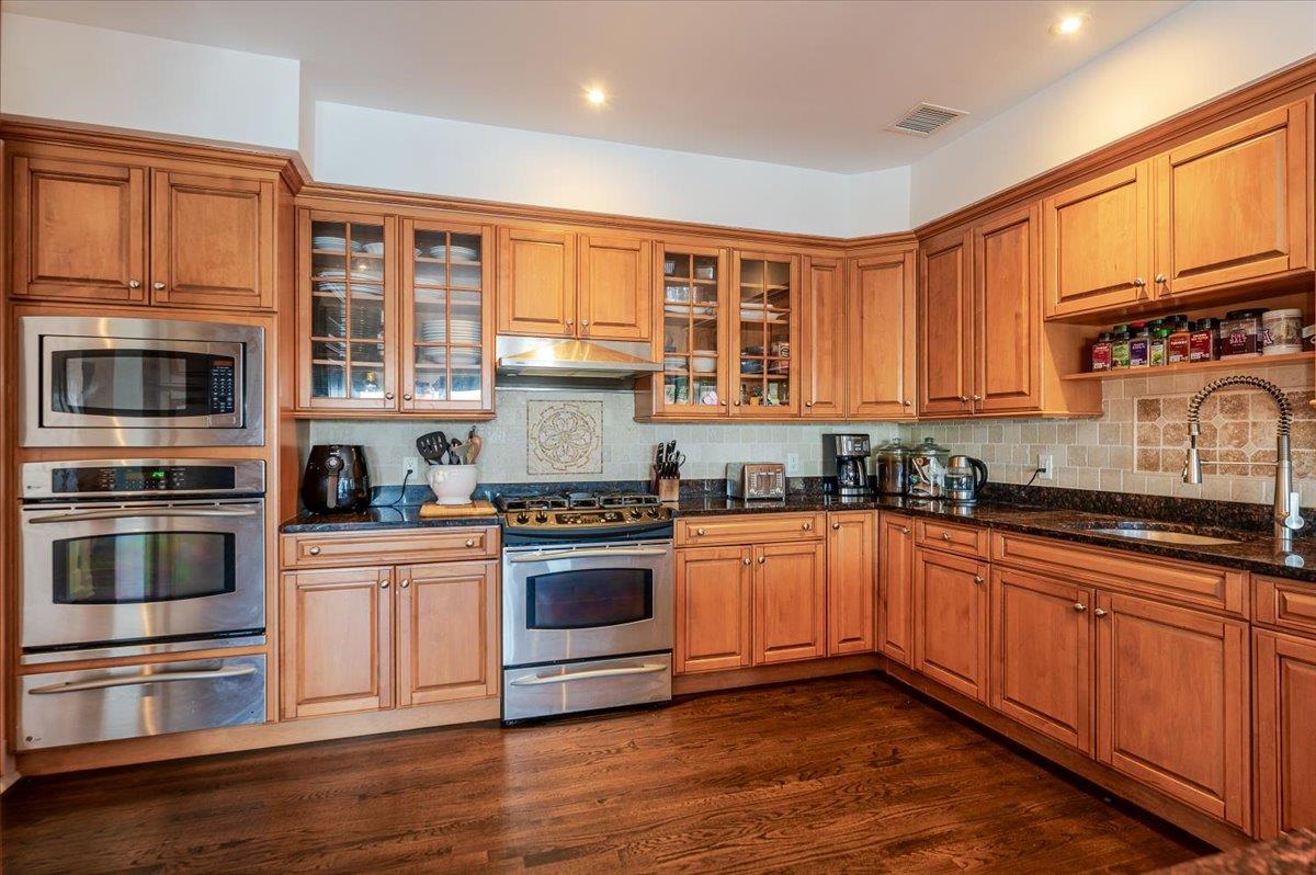 Atlantic Beach, New York 11509, United States, 3 Bedrooms Bedrooms, ,5 BathroomsBathrooms,Residential,Active,156995