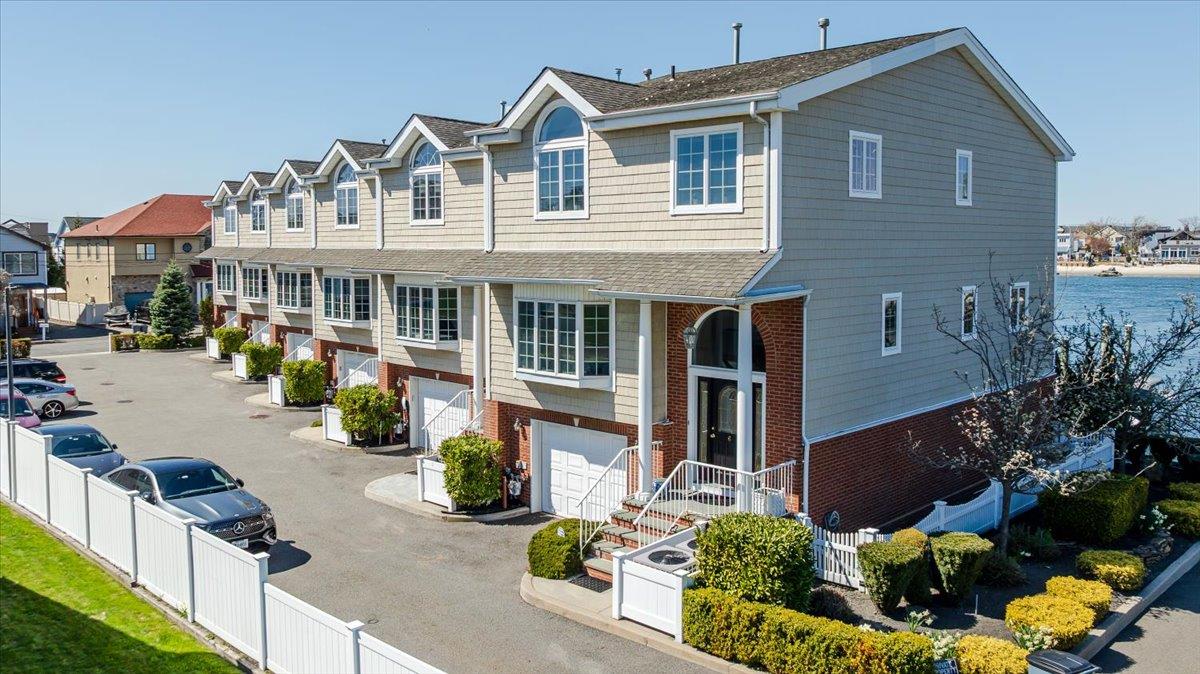 Atlantic Beach, New York 11509, United States, 3 Bedrooms Bedrooms, ,5 BathroomsBathrooms,Residential,Active,156995