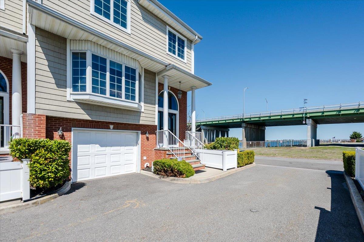 Atlantic Beach, New York 11509, United States, 3 Bedrooms Bedrooms, ,5 BathroomsBathrooms,Residential,Active,156995