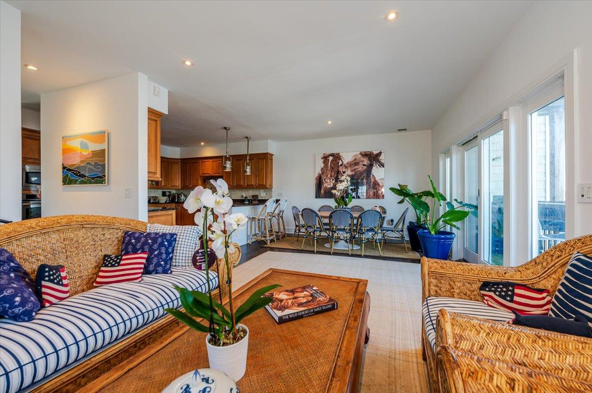 Atlantic Beach, New York 11509, United States, 3 Bedrooms Bedrooms, ,5 BathroomsBathrooms,Residential,Active,156995